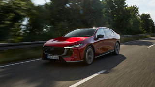 LA MAZDA6e NOMMÉE PARMI LES TROIS FINALISTES DU WORLD CAR DESIGN OF THE YEAR 2026