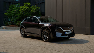 MAZDA PRÉSENTE LE TOUT NOUVEAU MAZDA CX-6e AUX MÉDIAS EUROPÉENS